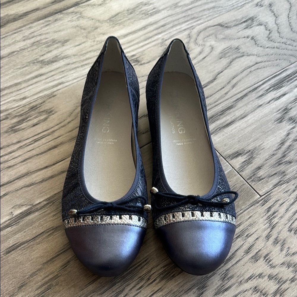 Dorking by Fluscho -Elegant Blue  and Silver Women's Flats size 38, US7.5